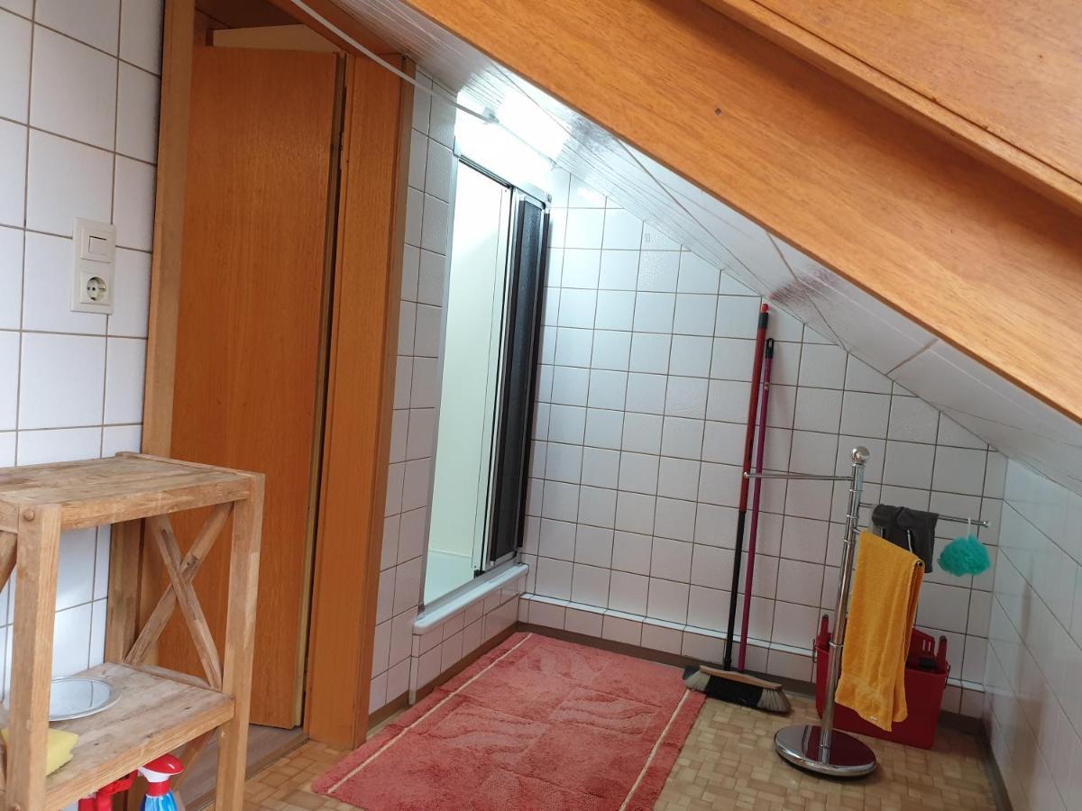 Sonnige Ruhige Dachzimmer Inkl Wifi Plus Kaffee Mit Wg Dusche Und Neuer Kueche Lörrach Exterior foto